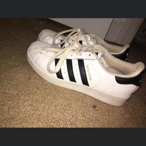 Adidas superstars